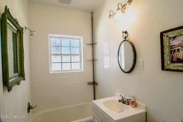 $900 | 803 North Congress Street, Unit D, Jackson, MS 39202