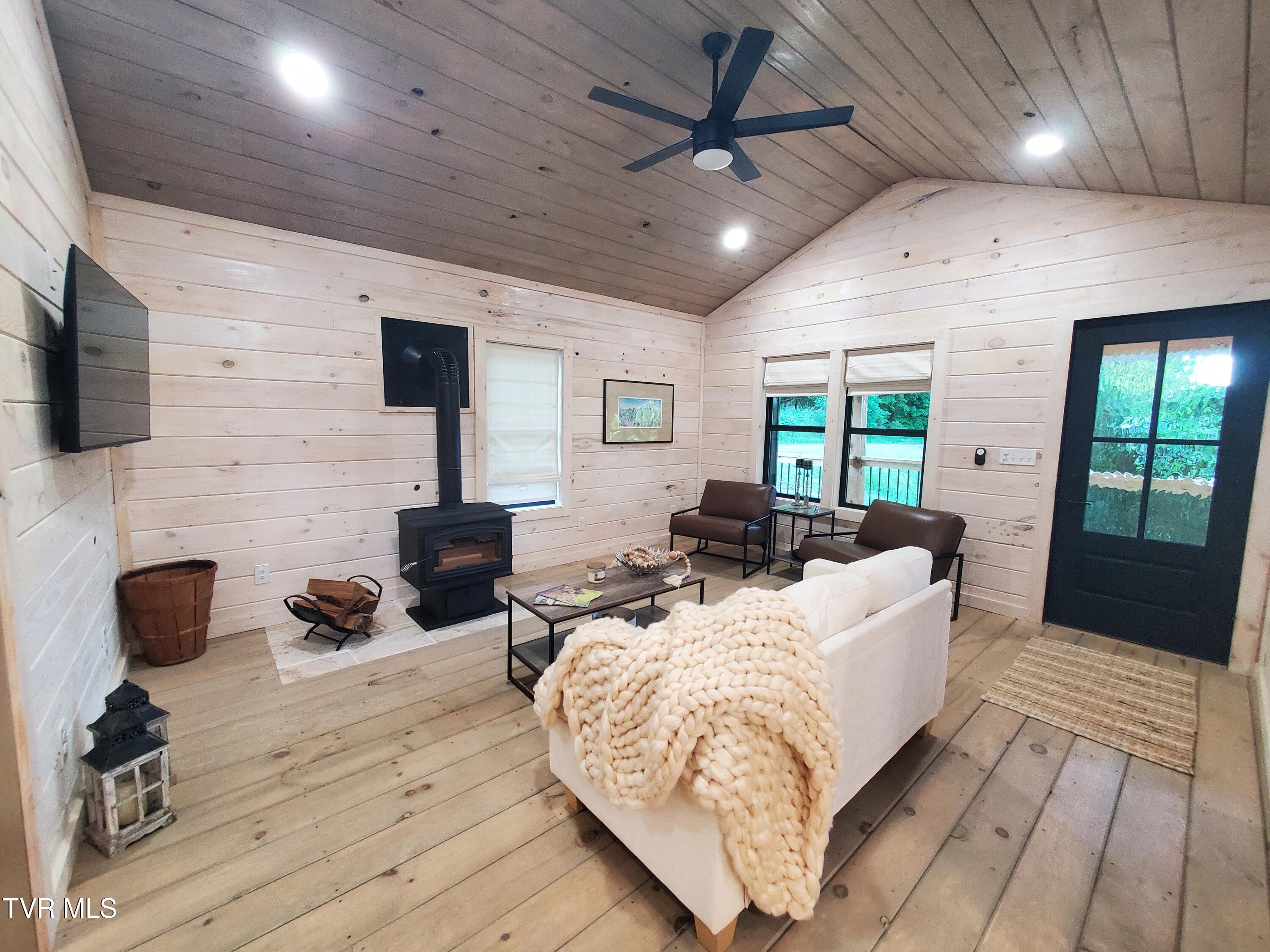 673 Hampton Creek Road Roan Mountain, TN 37687 - Photo 5 of 46 20260603_181518