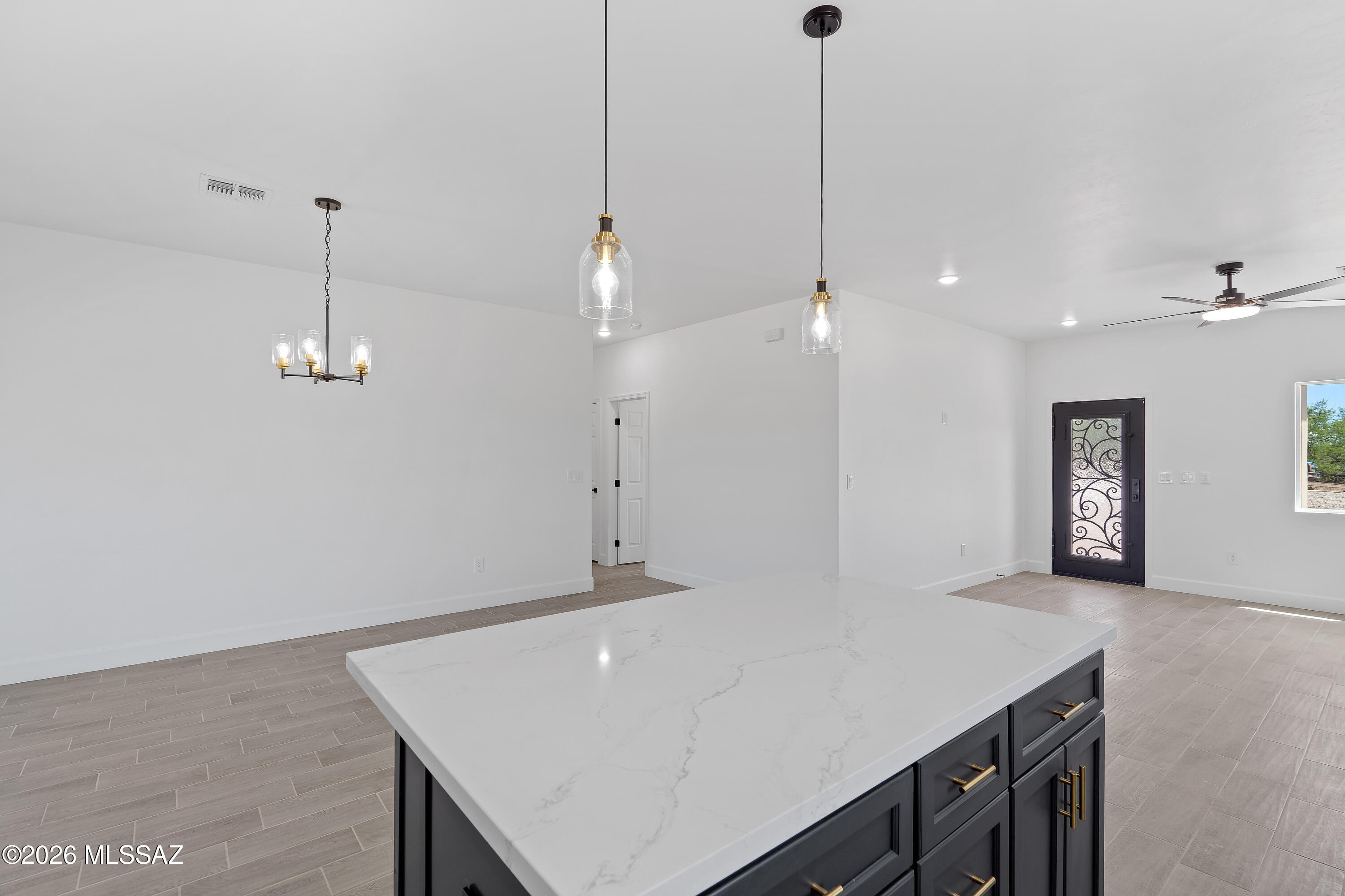 998 Alegre Corte Rio Rico, AZ 85648 - Photo 14 of 49 2 Interiors-8