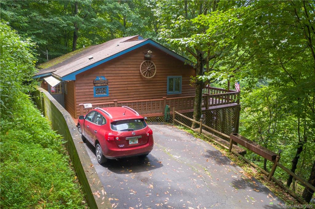 634 Rocky Top Road Maggie Valley, NC 28751 - Photo 2 of 23 Gallery Image 2
