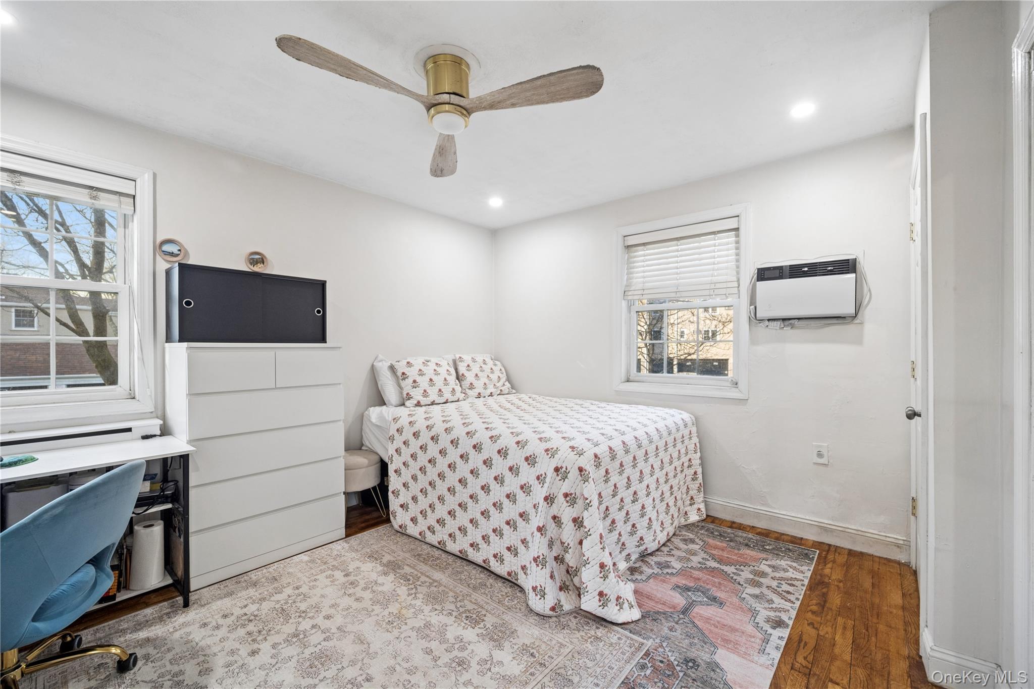 68-07 Springfield Boulevard, Unit 6807 Queens, NY 11364 - Photo 14 of 18