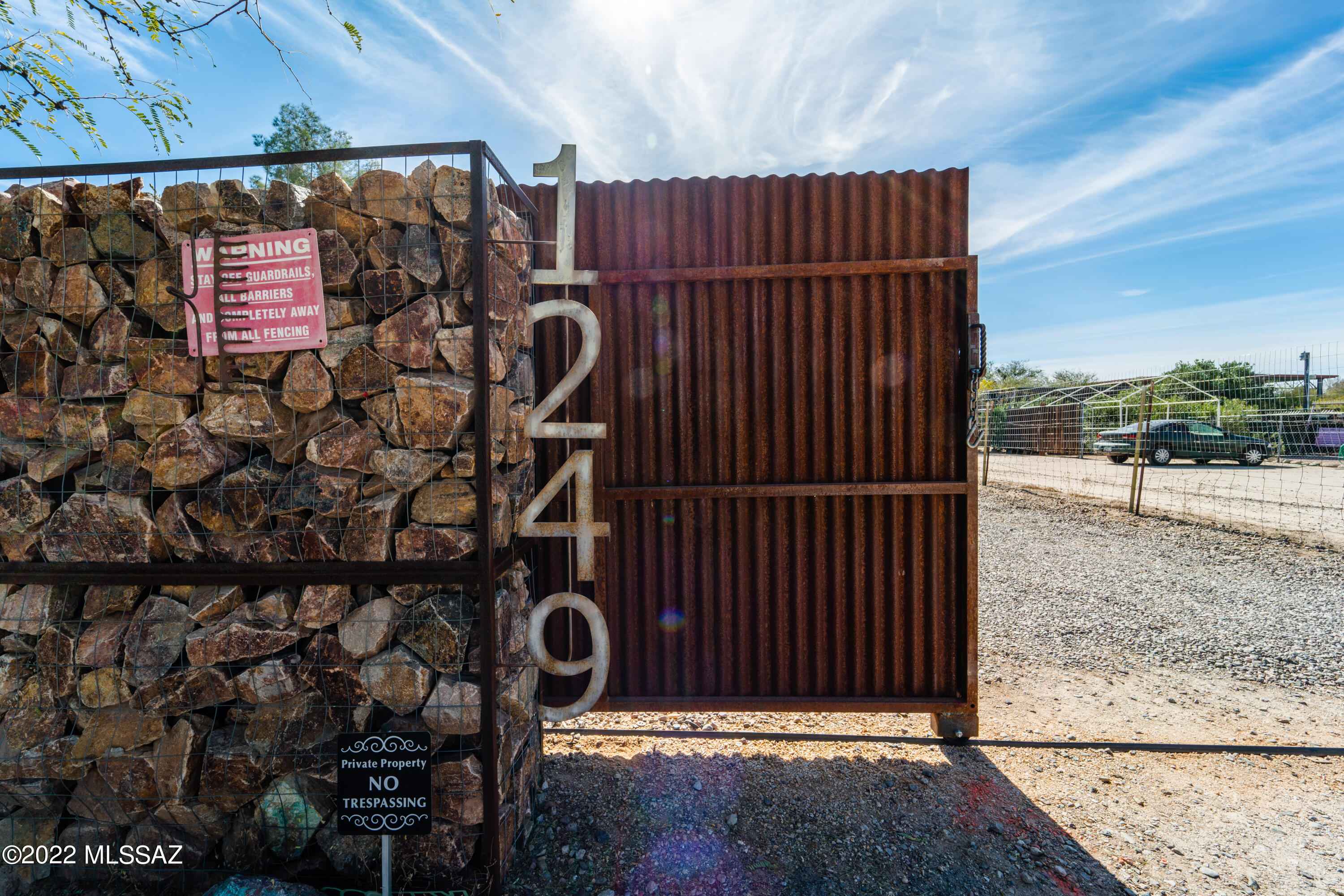 1249 West Roller Coaster Road Tucson, AZ 85704 - Photo 2 of 46 Gallery Image 2