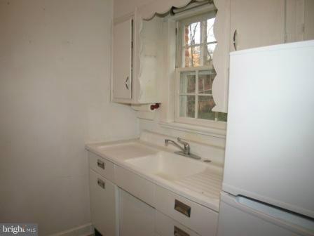 6645 Barr Road Bethesda, MD 20817 - Photo 2 of 21 Kitchen