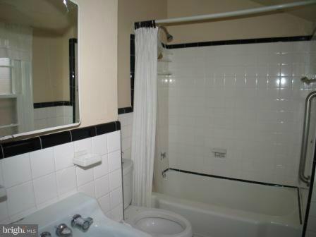 6645 Barr Road Bethesda, MD 20817 - Photo 20 of 21 Bath
