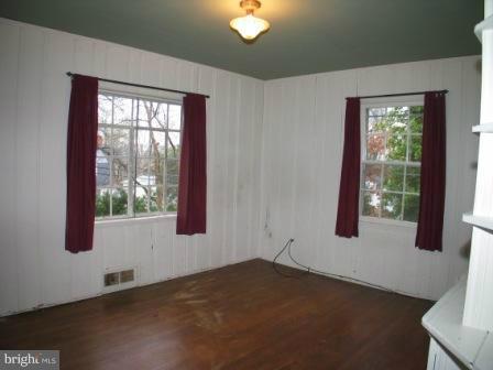 6645 Barr Road Bethesda, MD 20817 - Photo 6 of 21 Bedroom
