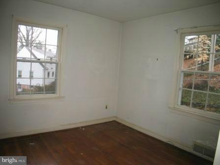 6645 Barr Road Bethesda, MD 20817 - Photo 10 of 21 Bedroom