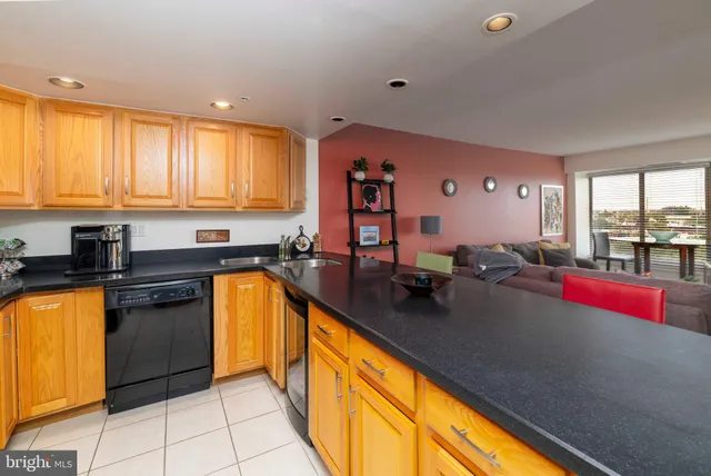 $348,000 | 2001 Hamilton Street, Unit 925, Philadelphia, PA 19130