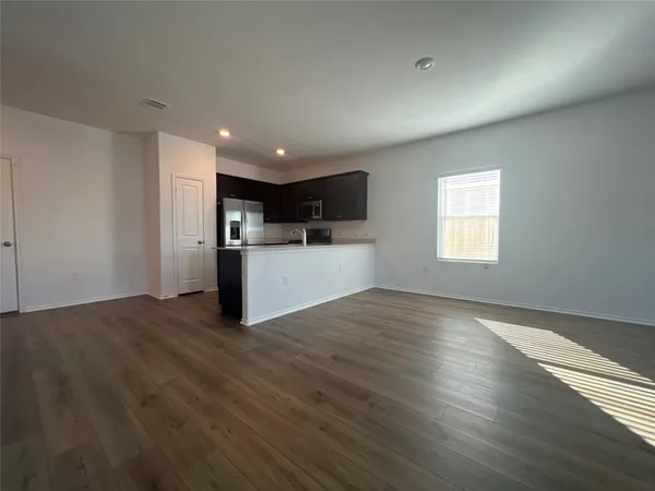 $1,950 | 13604 Menard Way, Elgin, TX 78621