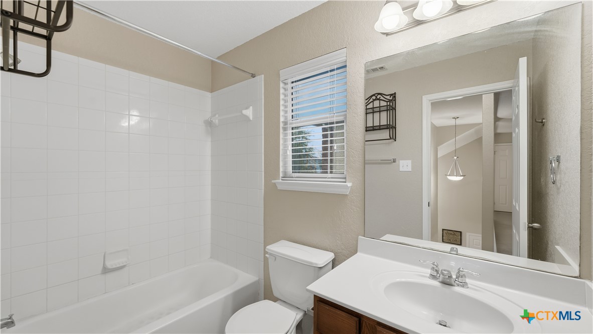 716 Hollow Ridge Schertz, TX 78108 - Photo 43 of 47 Full bath upstairs
