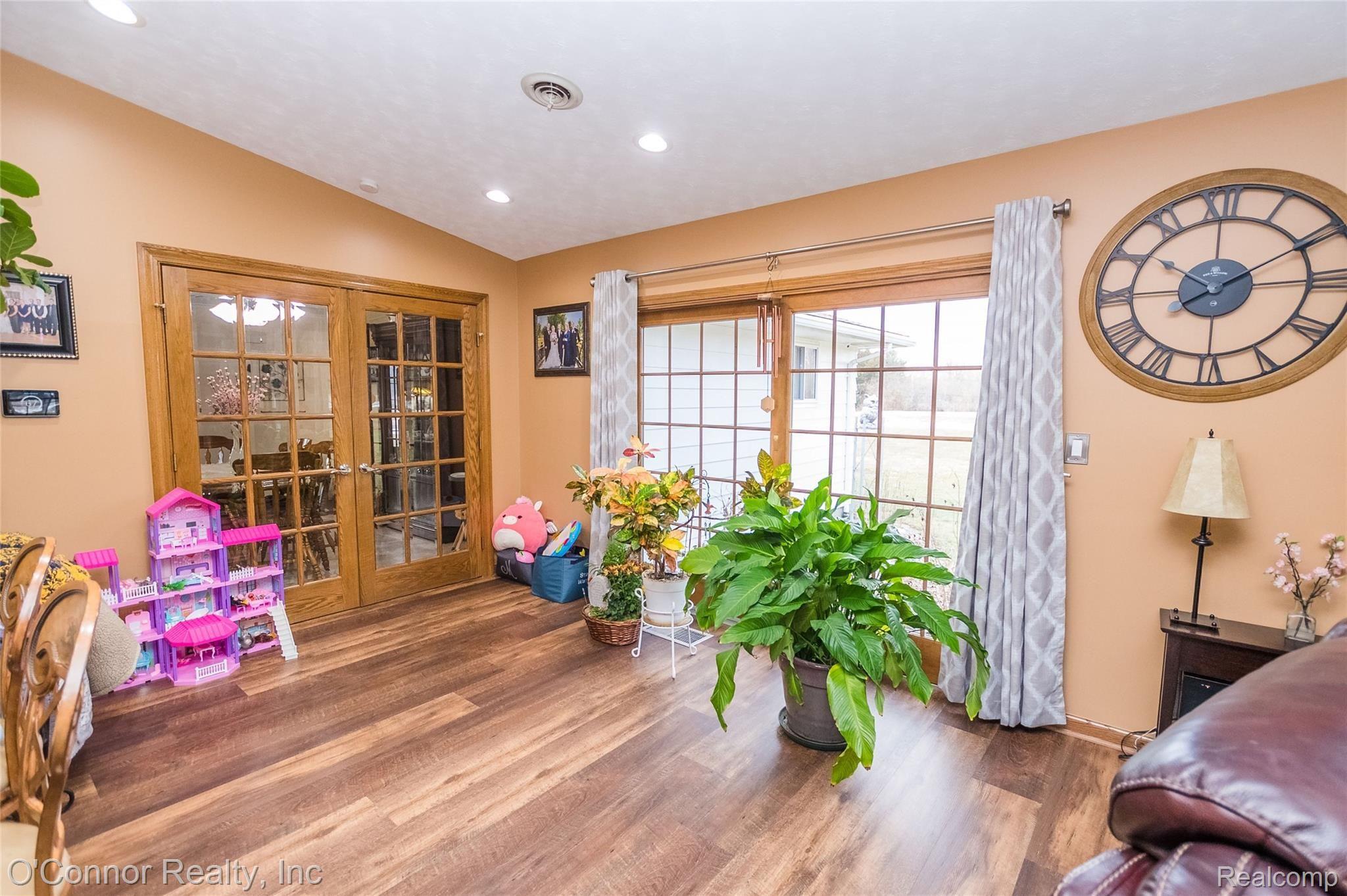 6838 Swartout Road Algonac, MI 48001 - Photo 24 of 38 6838SwartoutRd-21.jpg