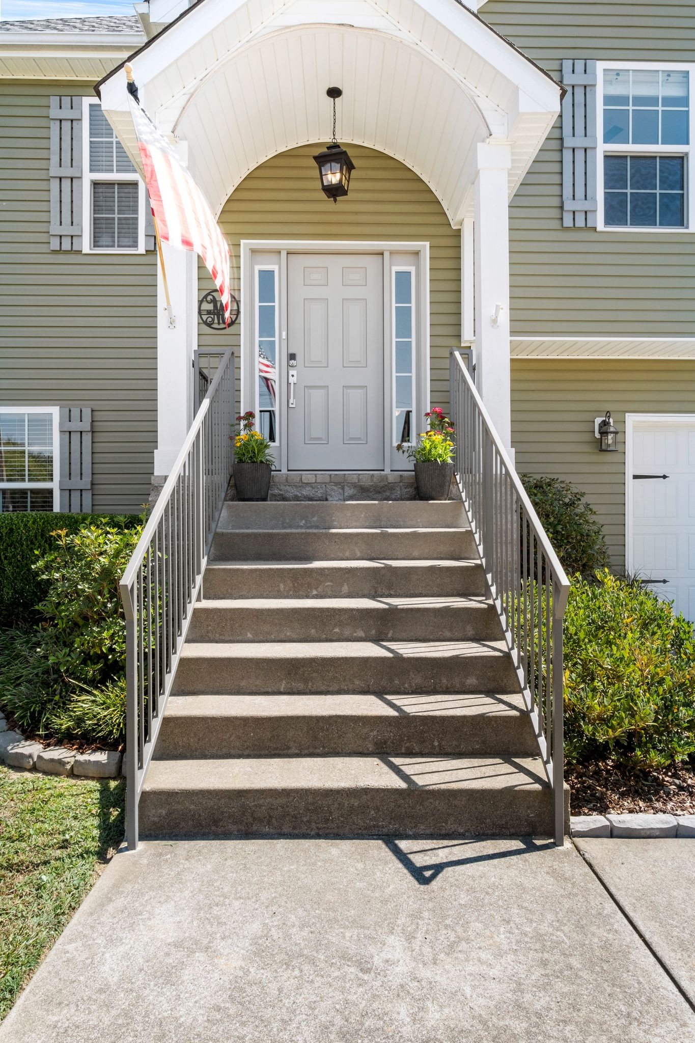 133 Sandi's Lane Palmyra, TN 37142 - Photo 4 of 38 a view of entryway with a front door