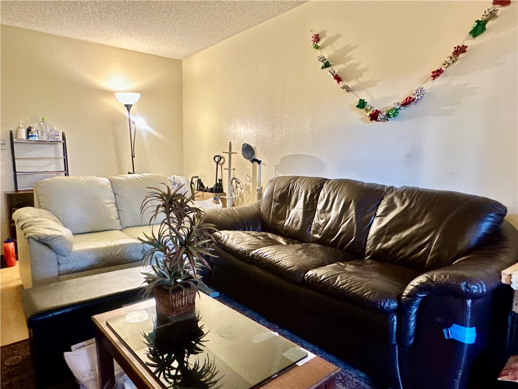 4501 Peck Road, Unit 63 El Monte, CA 91732 - Photo 21 of 21 a living room with furniture