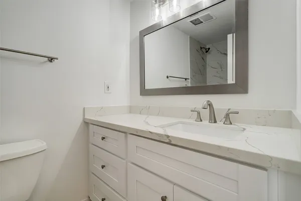 $674,900 | 2001 Holcombe Boulevard, Unit 2706, Houston, TX 77030