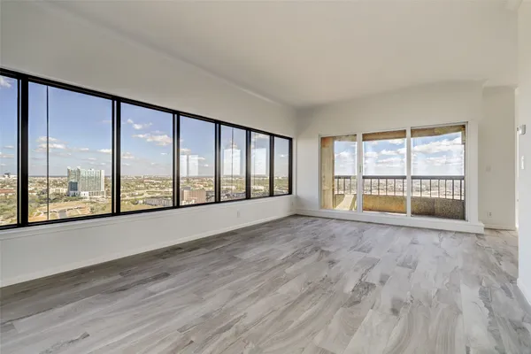 $674,900 | 2001 Holcombe Boulevard, Unit 2706, Houston, TX 77030