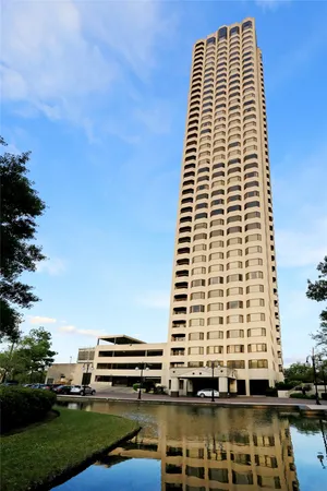 $674,900 | 2001 Holcombe Boulevard, Unit 2706, Houston, TX 77030