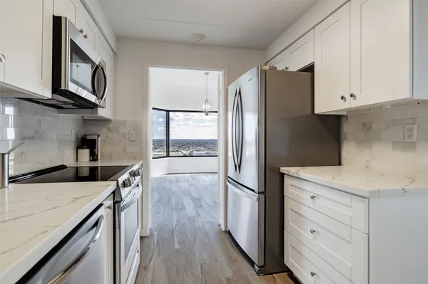 $674,900 | 2001 Holcombe Boulevard, Unit 2706, Houston, TX 77030