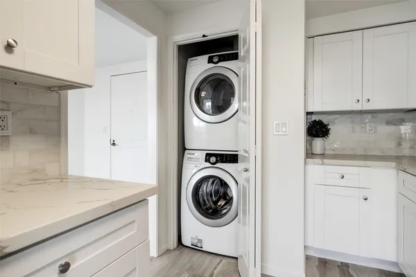 $674,900 | 2001 Holcombe Boulevard, Unit 2706, Houston, TX 77030