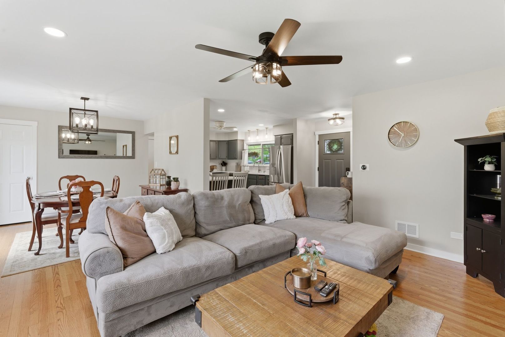 11N980 Almora Terrace Elgin, IL 60124 - Photo 5 of 29 a living room with furniture and a view of kitchen