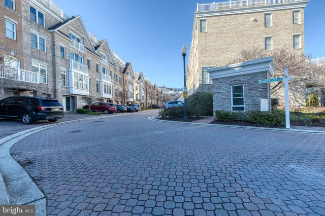 $765,000 | 1239 Harbor Island Walk, Baltimore, MD 21230