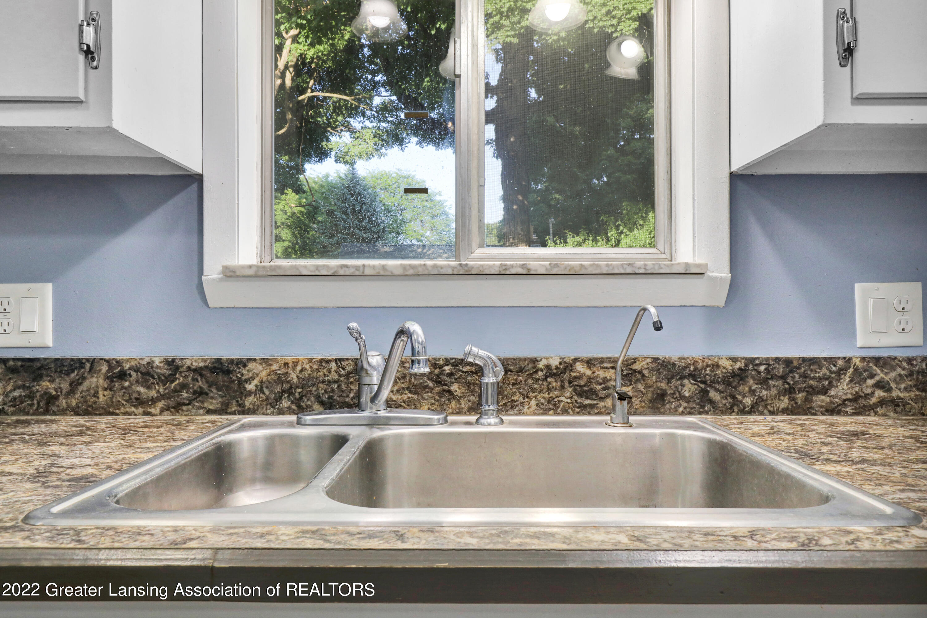 5903 Kyes Road Lansing, MI 48911 - Photo 15 of 34 9I3A5120