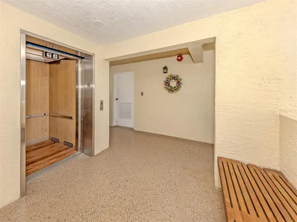 $215,000 | 925 Wexford Boulevard, Venice, FL 34293