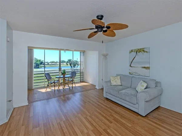 $215,000 | 925 Wexford Boulevard, Venice, FL 34293