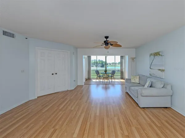 $215,000 | 925 Wexford Boulevard, Venice, FL 34293
