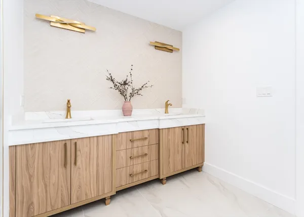 $1,749,900 | 22 Irene Circle, Waltham, MA 02453