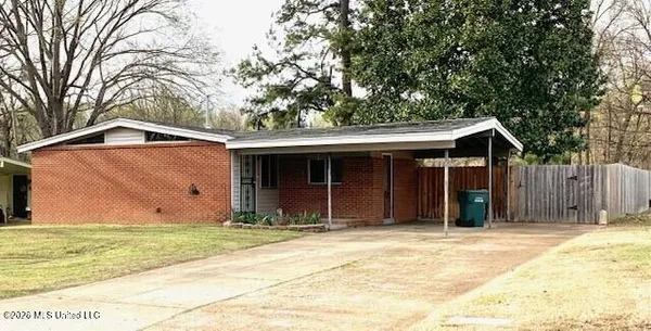 $165,000 | 1518 Town And Country Drive, Southaven, MS 38671