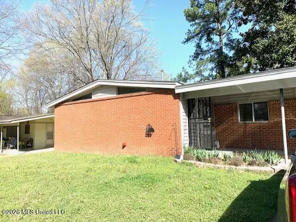 $165,000 | 1518 Town And Country Drive, Southaven, MS 38671