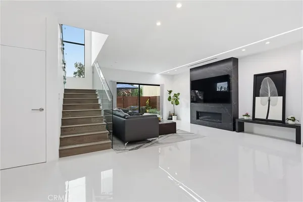 a view of entryway and hall