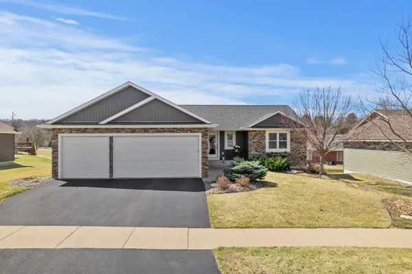 $495,000 | 334 Kamloops Place, River Falls, WI 54022