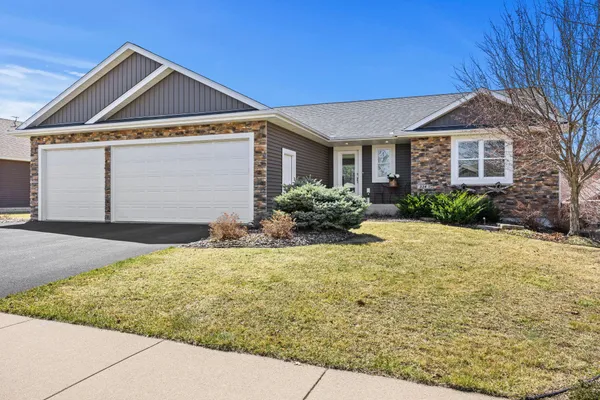 $495,000 | 334 Kamloops Place, River Falls, WI 54022