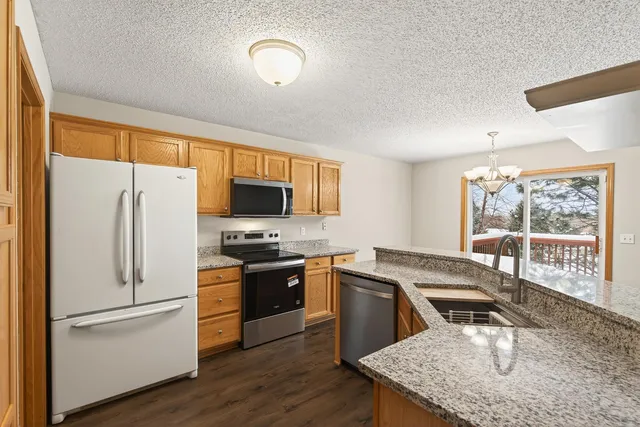 $390,000 | 1780 Talon Trail, Eagan, MN 55122