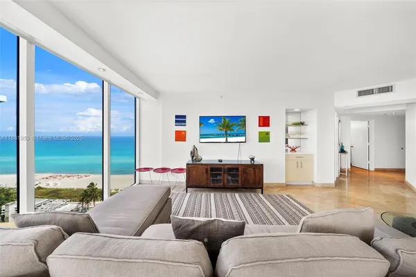 $7,650 | 4779 Collins Avenue, Unit 1707, Miami Beach, FL 33140