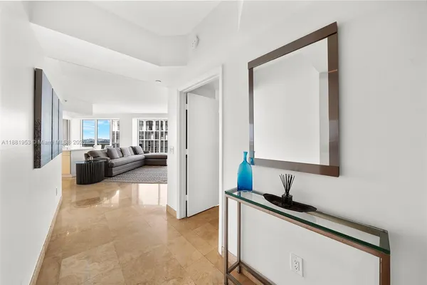$7,650 | 4779 Collins Avenue, Unit 1707, Miami Beach, FL 33140