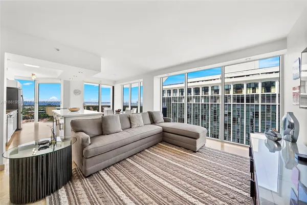 $7,650 | 4779 Collins Avenue, Unit 1707, Miami Beach, FL 33140