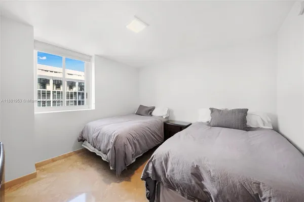 $7,650 | 4779 Collins Avenue, Unit 1707, Miami Beach, FL 33140