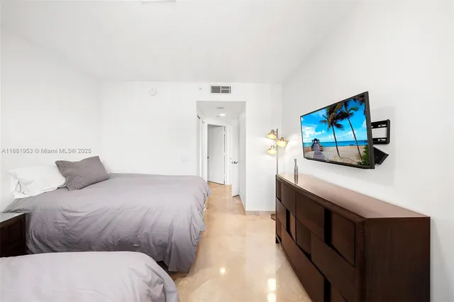 $7,650 | 4779 Collins Avenue, Unit 1707, Miami Beach, FL 33140