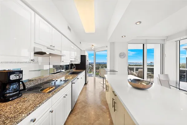 $7,650 | 4779 Collins Avenue, Unit 1707, Miami Beach, FL 33140