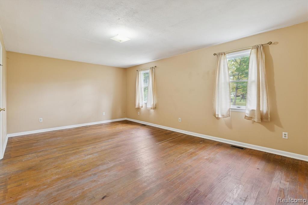 666 Pearl Street Dundee, MI 48131 - Photo 13 of 43