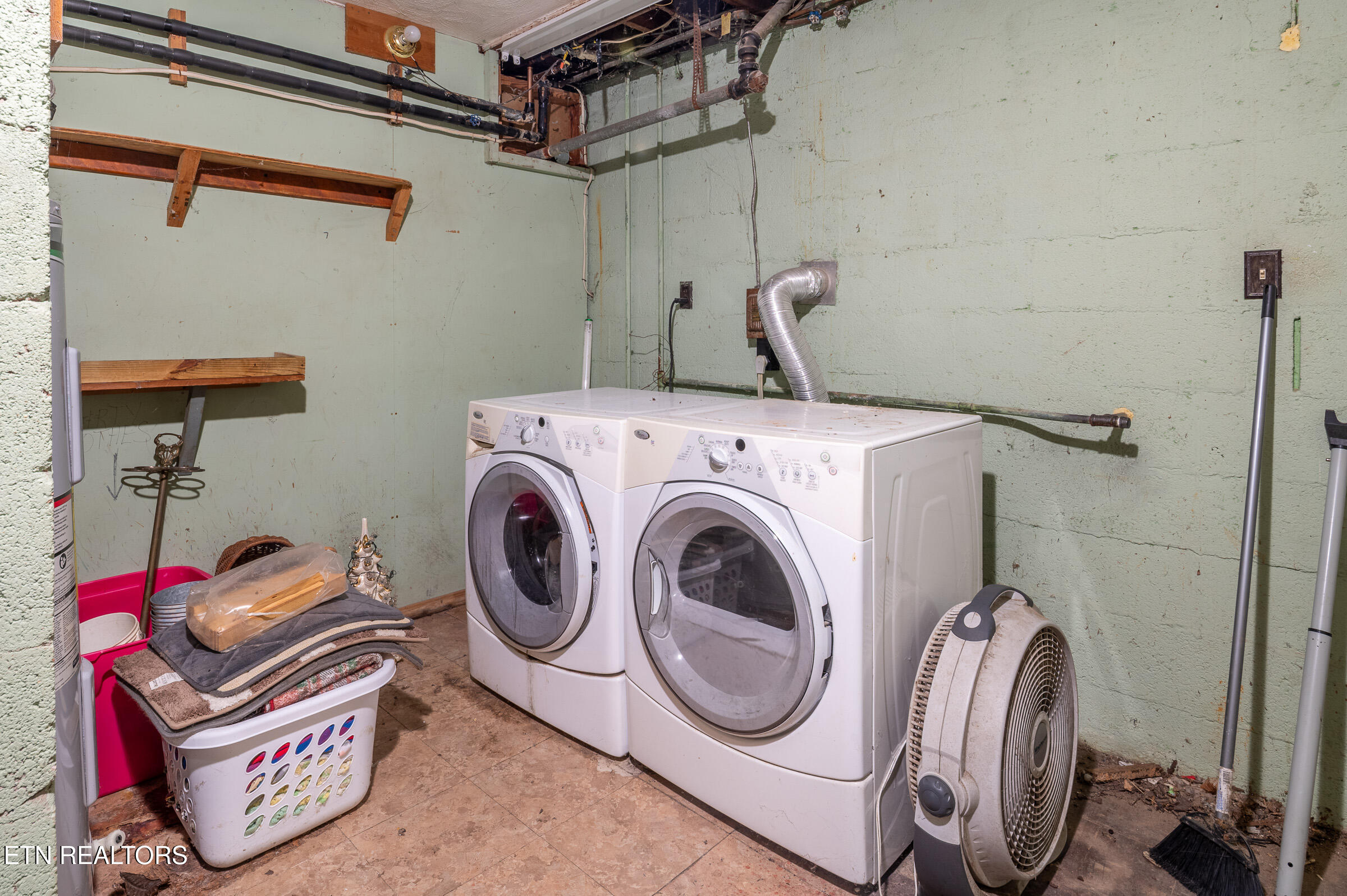 401 West Ridgecrest Drive Kingston, TN 37763 - Photo 24 of 25 Laundry