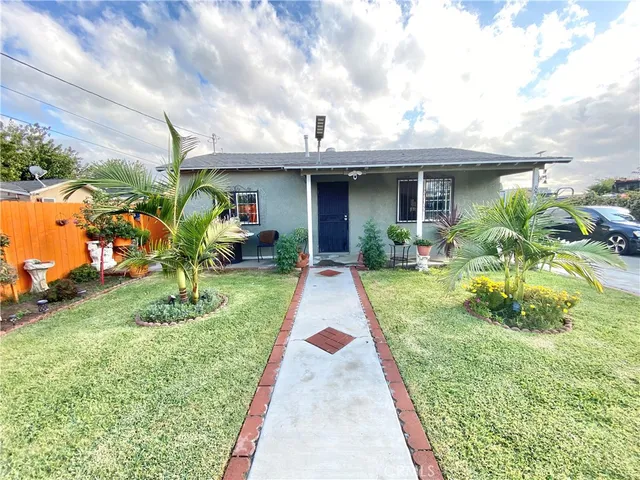 a front view of house with yard
