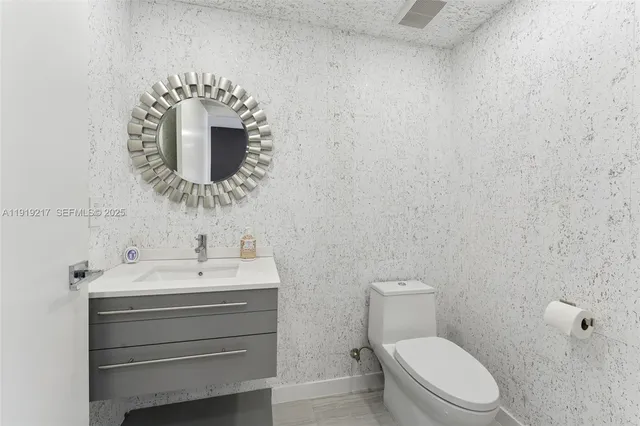 $9,000 | 3131 Northeast 7th Avenue, Unit 4204, Miami, FL 33137