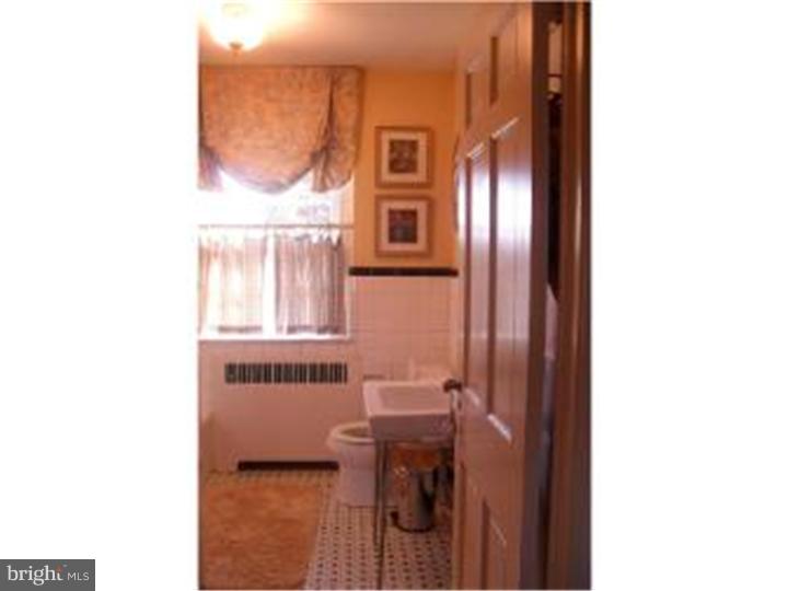 139 Hewett Road Wyncote, PA 19095 - Photo 10 of 13 Bathroom