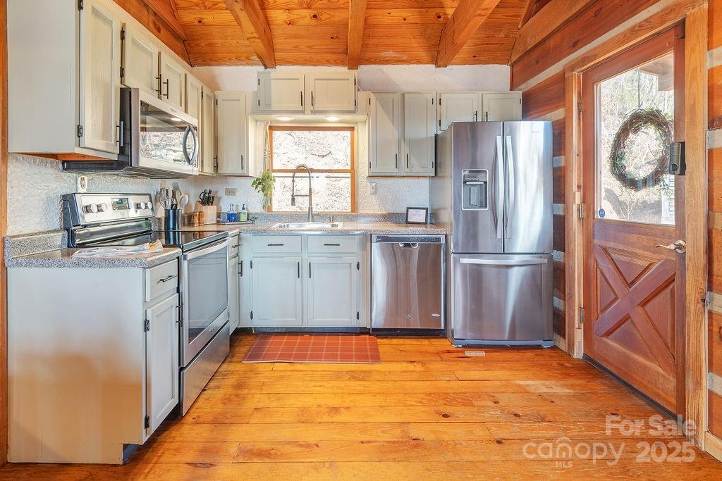 130 Flat Top Mountain Road Fairview, NC 28730 - Photo 11 of 33 Gallery Image 11