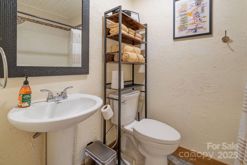 130 Flat Top Mountain Road Fairview, NC 28730 - Photo 25 of 33 Gallery Image 25