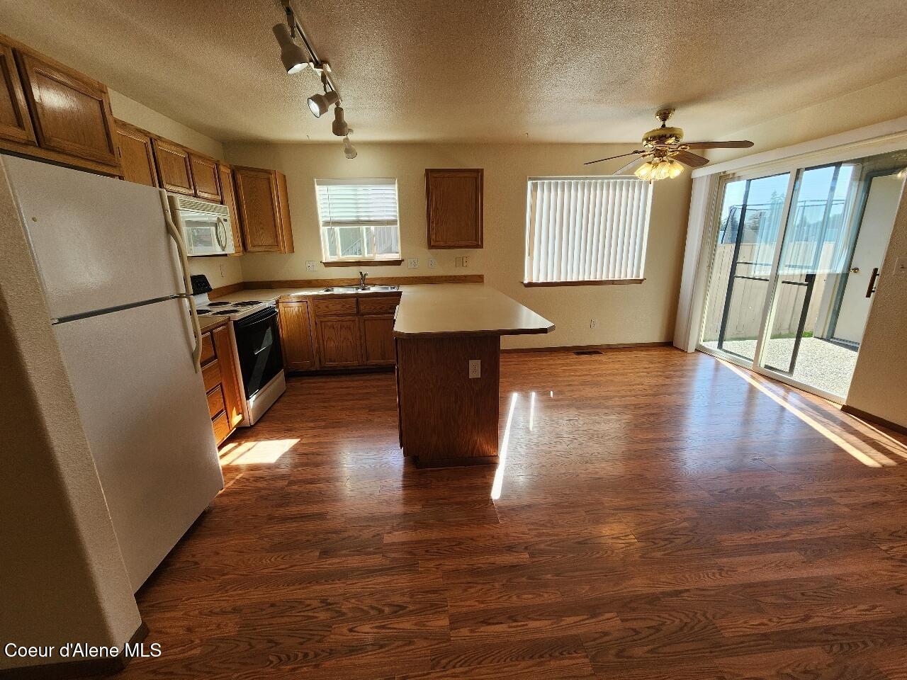 13947 Lauren Loop Rathdrum, ID 83858 - Photo 12 of 22 Kitchen