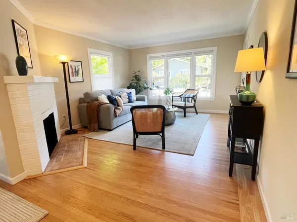 $1,395,000 | 142 Dominga Avenue, Fairfax, CA 94930