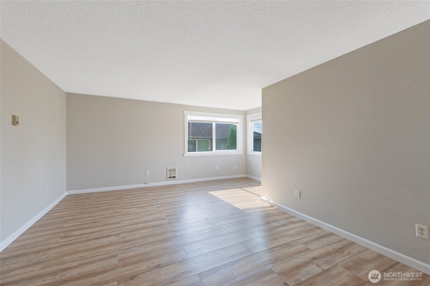 361 Earlington Avenue Southwest Renton, WA 98057 - Photo 17 of 30